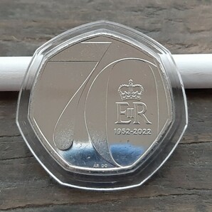 2022年英国50ペンスエリザベス女王の70年1952年~2022年記念コインカプセル付き宜しくお願いします