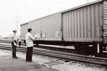 飾って楽しむ鉄道写真（昭和の駅in九州：日豊本線 支線 苅田港） NO.56440024_画像1