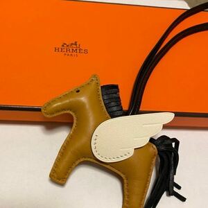  прекрасный товар HERMES Hermes Rodeo очарование брелок для ключа Pegasus PM сумка очарование 