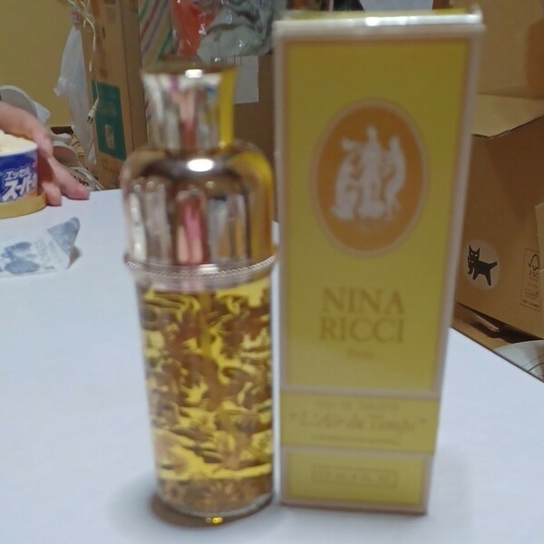 【NINA RICCI】スプレーボトル☆レールデュタン 120 ml 金色の鳩や花が美しいです！未使用