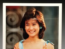 岡田有希子 生写真 ノースリーブ 水色ステージ衣装 水色イヤリング MANUFACTURED BY KODAK_画像3