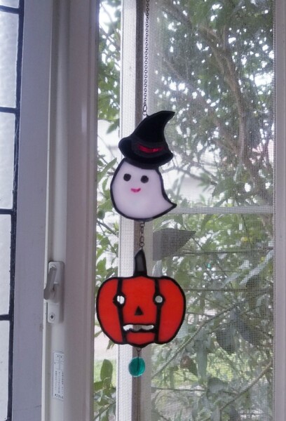 ハロウィンに ステンドグラス おばけとパンプキンのモビール