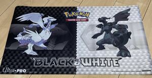 未使用品 ポケモンカード 海外版 公式 レシラム ゼクロム プレイマット 正規品