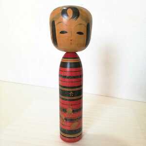  подробности неизвестен произведение kokeshi . 2 произведение высота 24cm [ окраска . земля народные товары японская кукла . земля игрушка kokeshi традиция изделие прикладного искусства дерево изделие прикладного искусства Showa ]