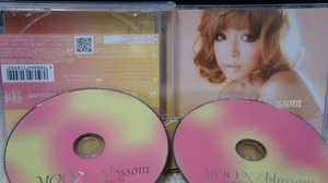 14_00710 MOON / blossom [DVD付][ジャケットA] / Hamasaki Ayumi