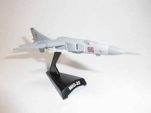 Ql847 Metal die-cast Mikoyan-Gurevich MIG-23 Flogger Soviet Air Force 1/136 ミグ23 フロッガー ソビエト軍 ダイカスト フィギア 模型