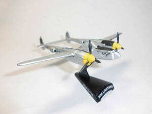 Ql853 Metal die-cast Messerschmitt Lockheed P-38 Lightning “Gentle Annie” ロッキード ライトニング ダイカスト フィギア