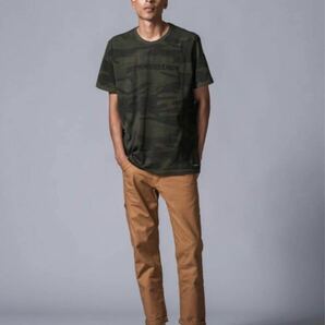 新品タグ付き　リーバイス　LEVI’S(R)ENGINEERED JEANS(TM) Tシャツ CAMO 日本サイズL