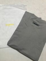 新品　FOG ESSENTIALS エッセンシャルズ　フロントロゴ ロングTシャツ カットソー ラバーロゴユニセックスフィアオブゴッドFear of God_画像5