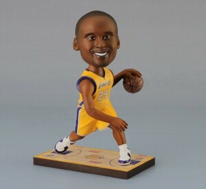 海外　限定品　送料込み 新品　コービー・ブライアント　NBA　KOBE BRYANT バブルヘッド　フィギュア　在庫希少　3