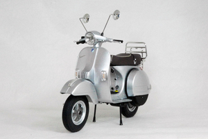 * 1/10 Vespa = PX125 / 70 year special edition / silver = Vespa