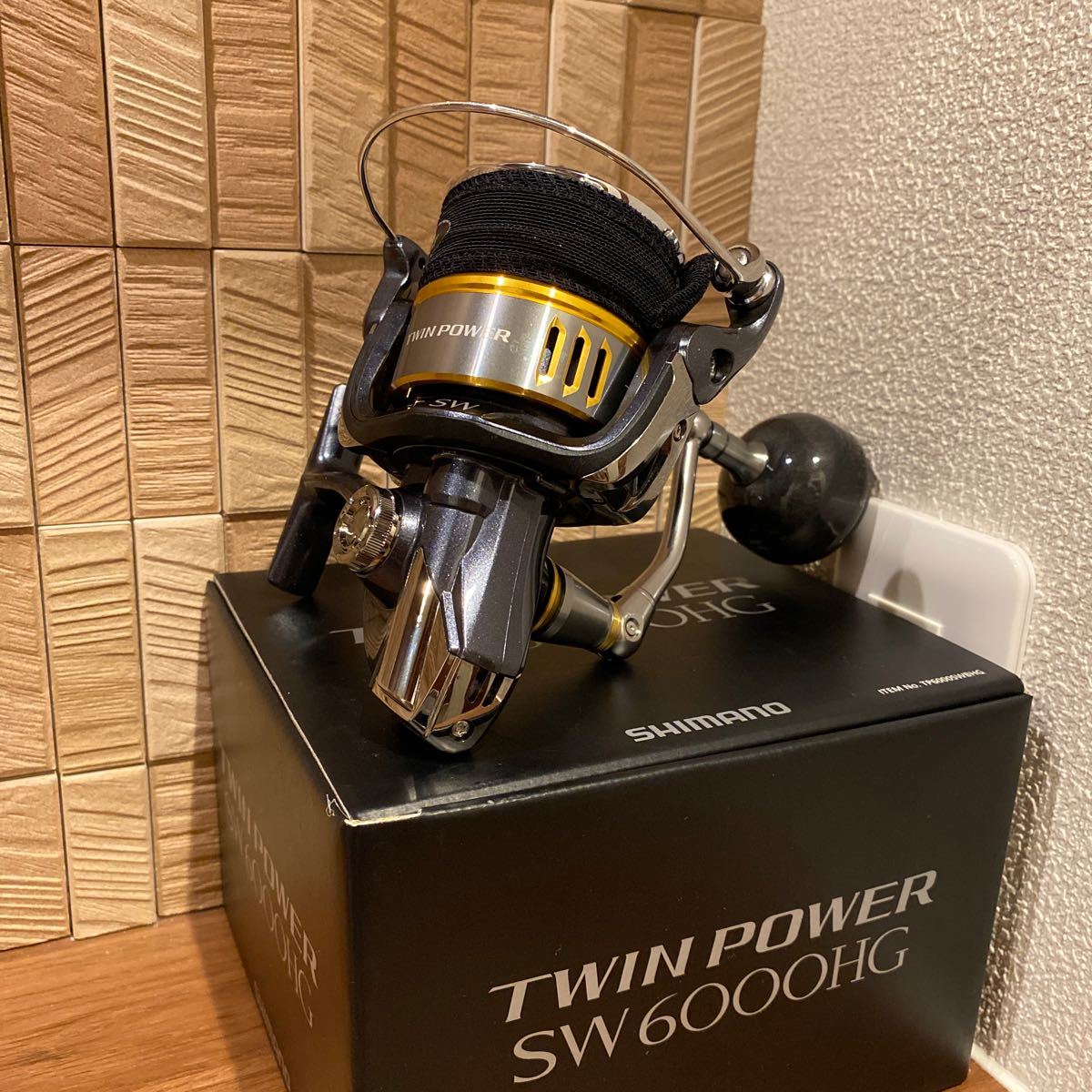 割引 美品 使用少ない シマノ 20ツインパワー C2000S TWIN POWER