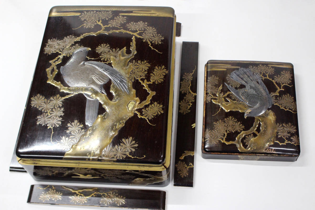 在庫有り 時代漆器　本金高蒔絵純銀象嵌四段重箱　図替わり　極上の細密細工　箱付 工芸品