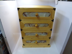 Art hand Auction ● 木制小抽屉柜, 用于存放小物品, 4 个抽屉 ● 木匠手工制作 (^^)/ ● 消毒产品 H5647, 家具, 内部的, 内饰配件, 配件盒