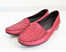 良品 BOTTEGA VENETA ボッテガヴェネタ レザー イントレチャート ローファー スリッポン レッド 赤_画像1