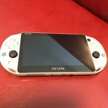 PS Vita 本体＋メモリーカード＋ソフト _画像2