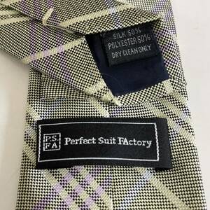 P.S.FA（Perfect Suit FActory）パーフェクトスーツ ファクトリー. 緑チェックネクタイ