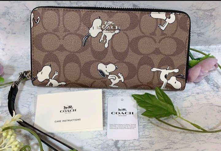 PayPayフリマ|COACHコーチ X スヌーピーコラボ ワッペンショルダー ...