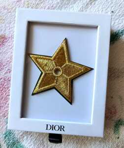 未使用品 DIOR 幸運の星バッチ ディオールを象徴する幸運の御守り