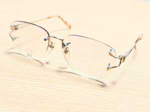 新品　KIMIJIMA キミジマ　日本製　ブランド　メガネ　眼鏡　高級感　オシャレ　上品　ツーポイント　チタン　ゴールド