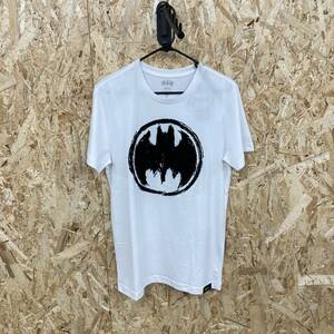 HA32【2003】BATMAN Tシャツ サイズS ホワイト バットマン DCコミックス タグ付き 【120102000064】