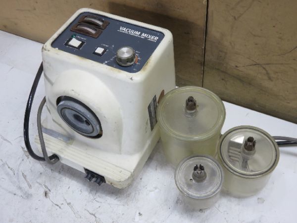 ヤフオク! -「攪拌」(その他) (オーラルケア)の落札相場・落札価格 大人気 大中小カップ3個付 歯科技工 モリタバキュムミキサー111動作良好 その他