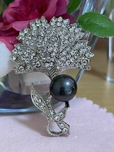 ta... motif did brooch zirconia & black pearl wedding two next . party visit wear . sending another . etc. elegant! on goods!