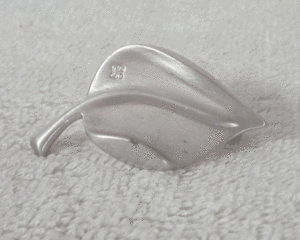  Givenchy GVENCHY metal material silver silver color leaf motif brooch 