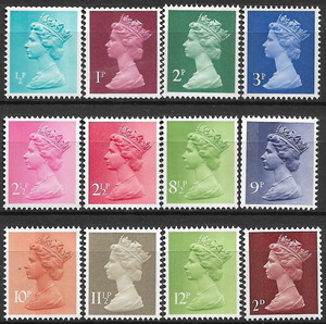 ★1970年~ イギリス - 「エリザベス女王」 12種 未使用(MNH)★VR-773