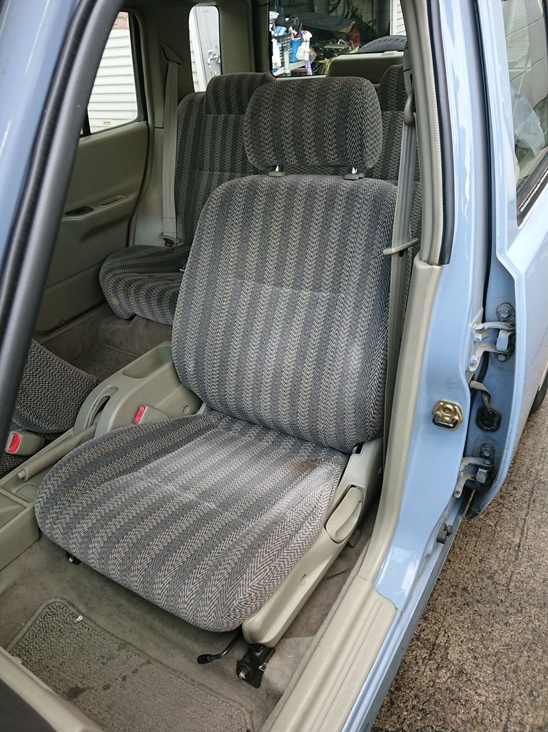 返品不可】 日産純正 ラシーン シートカバー ユアブランド製 フロント