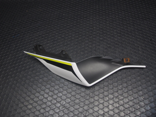 2025年最新】Yahoo!オークション -yzf r6 テール(カウル