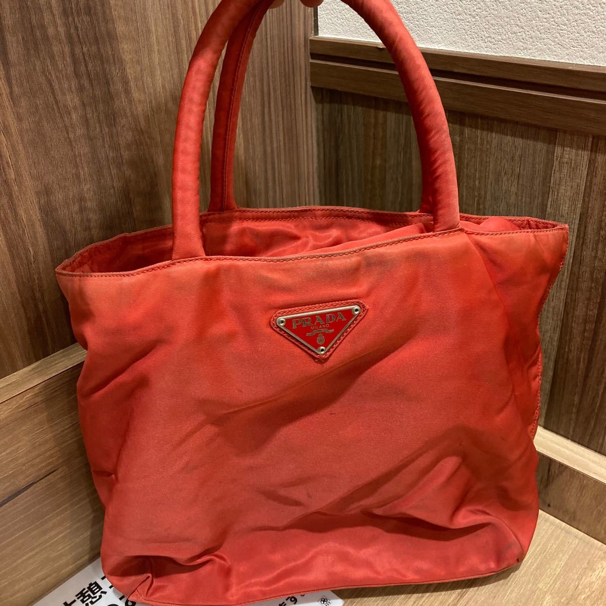 マラソン限定!ポイント5倍 【極美品】 プラダ テスート サフィアーノ
