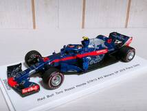 スパーク レッドブル トロロッソ ホンダ STR13モナコGP 2018 P.ガスリー No.10 キッドボックス特注 1/43スケール_画像1