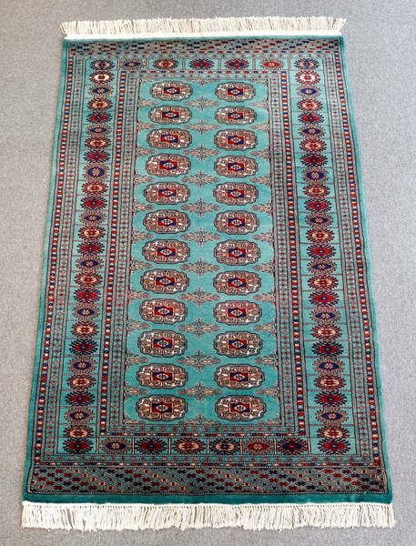 パキスタン手織り絨毯　ウール　size:147×92cm アクセントラグ