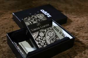 【SIMON CARTER】サイモンカーター ジッポー ペイズリー柄 ブラック シルバー 訳あり価格 デザイナー ZIPPO ブランドジッポ 訳あり特価