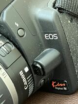 ◎【動作未確認】Canon キャノン EOS Kiss Digital N デジタル一眼レフLENS EFS18-55mm バッテリーチャージャー付き_画像3