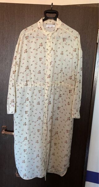 【美品】ANTIQULOTHES 花柄ロングワンピース