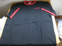アディダス　Tシャツ　黒赤　M　新品・未使用品！_画像2