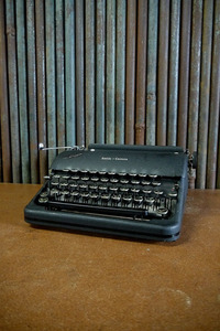  antique Smith-Corona typewriter [gopd-467] inspection America / interior miscellaneous goods / collection miscellaneous goods /JUNK/ case attaching / Smith Corona 