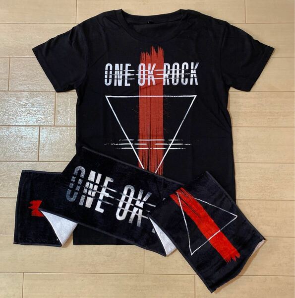 ONE OK ROCK Tシャツ & タオル