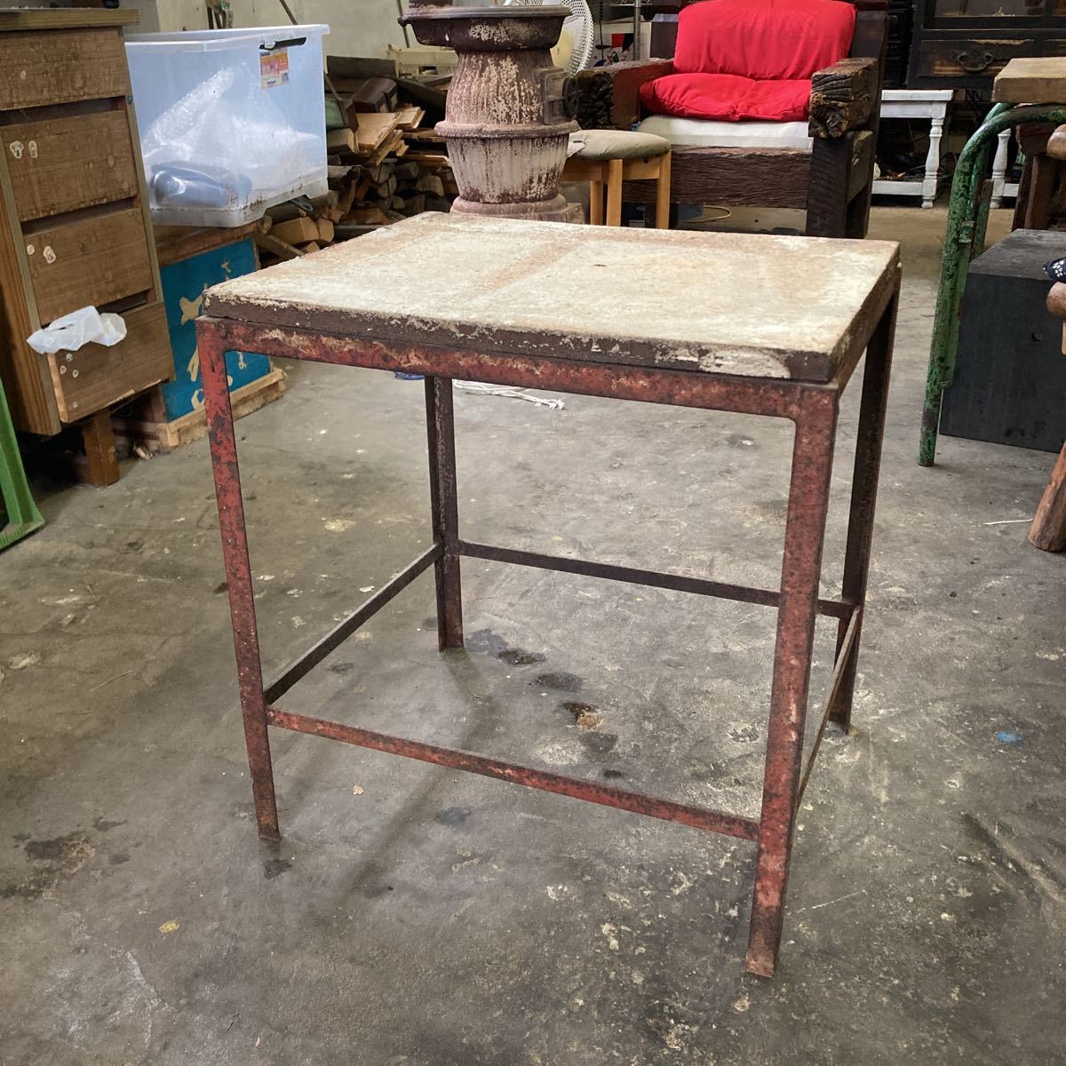 Rare item Table with ceramic top Rusted iron iron frame Store fixtures Antique Custom-made table Pick-up possible Matoba, Kawagoe City, Saitama Prefecture, handmade works, furniture, Chair, table, desk