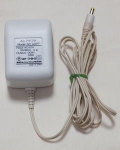 東芝 AC-ADP7 CDラジオ用ACアダプタ DC9V/0.8A テスターによる電圧出力確認済み 中古品 現状品