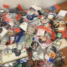 【ジャンク】アニメ アイドル グッズ ポスター ラバスト アクリルスタンド ガチャ 雑貨 大量セット 傷汚欠品破損有り 未チェック 160サイズ_画像5