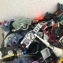 【ジャンク】仮面ライダー 変身ベルト 武器 アイテム おもちゃ 大量セット 傷汚れ欠品破損有り 動作未確認 玩具 160サイズ_画像2