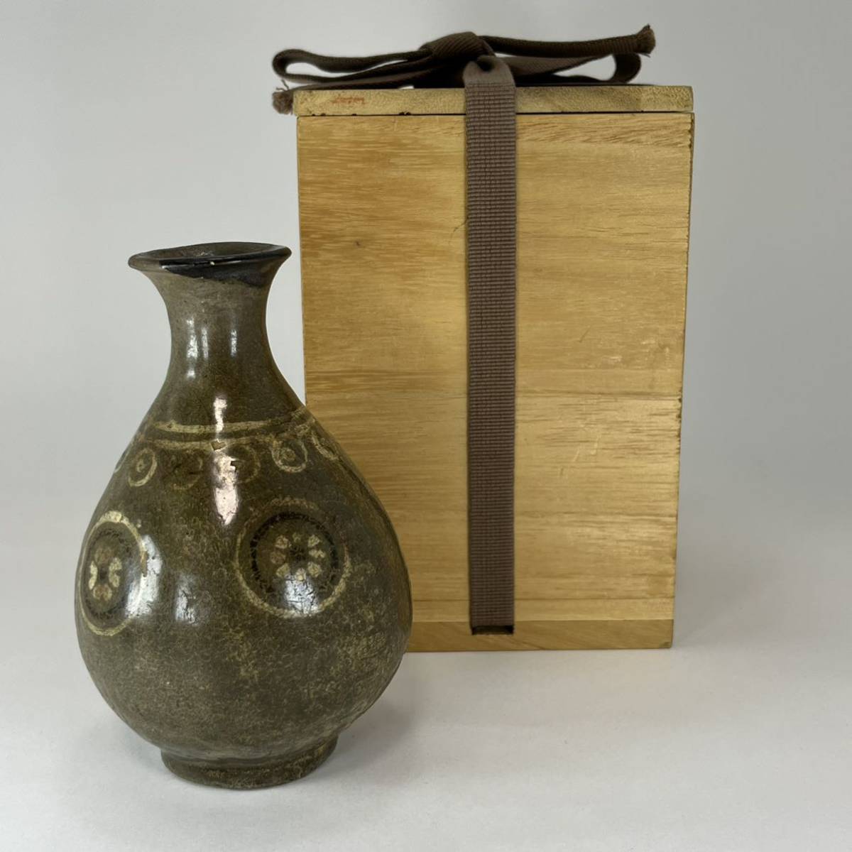 ヤフオク! -「高麗青磁徳利」の落札相場・落札価格 【超ポイント祭?期間限定】 高麗青磁 象嵌 高麗 徳利 韓国 朝鮮 李朝 酒器 陶芸