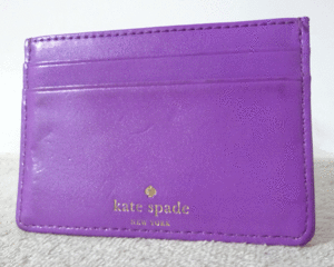 ケイトスペード　katespade　パープル　紫　レザー　定期入れ　名刺入れ　パスケース