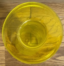 花瓶　ガラス製 黄色　螺旋模様　23.4cm_画像2