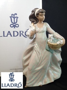 9216[TS]箱付き♪レア◆LLADRO/リヤドロ◆フィギュリン Gres グレス No.2324 『Basket of Fun』 陶器の置物/バスケットを持つ少女と3匹の猫