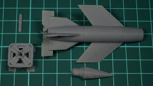 1:144 WWII German V2A4b "Winged V2" with Launch Platform (レジンキット)　未組み立て・未塗装 CGD