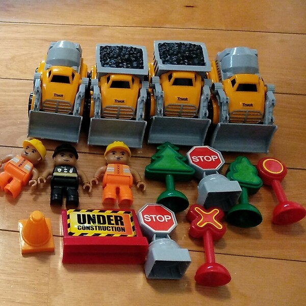 工事車両　おもちゃ